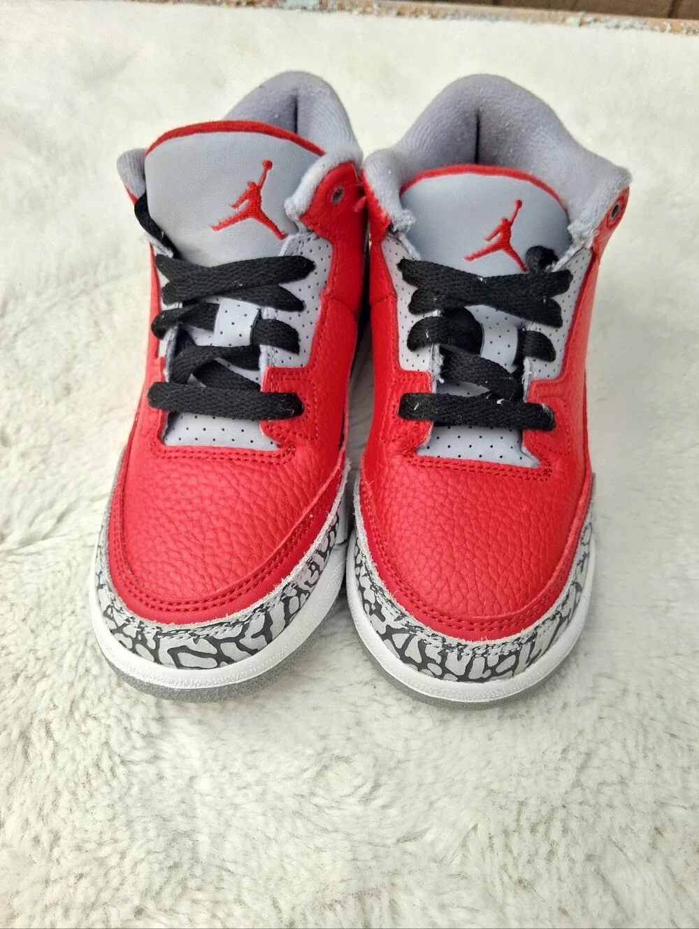 Kids Nike Jordans Red Basketball Sneakers Size 1Y